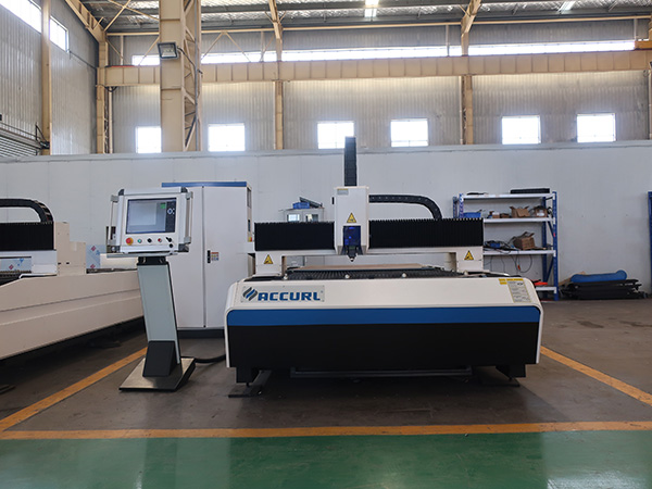 God salg CNC Raycus Fiber Laser Cutting Machine 1000W